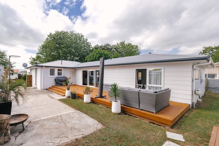 Photo of property in 35 Stillwater Place, Westbrook, Palmerston North, 4412