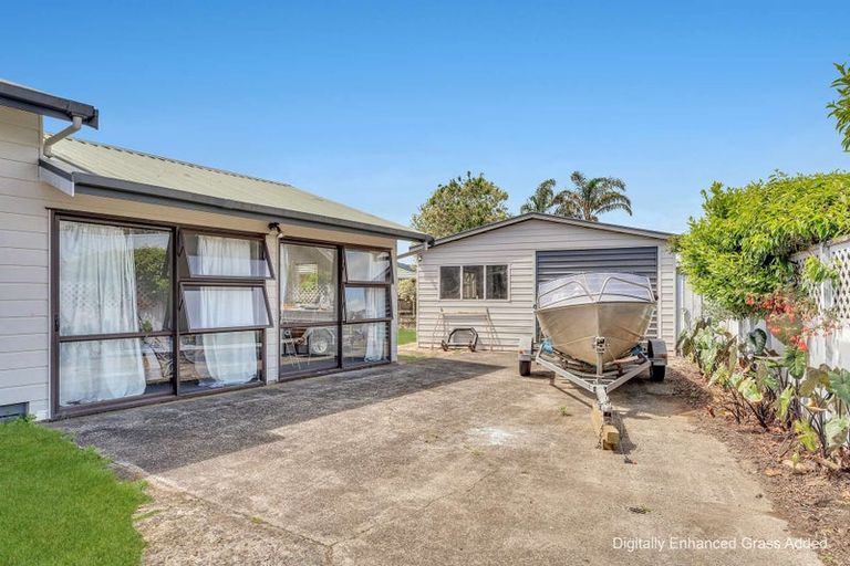 Photo of property in 14 Cholmondeley Crescent, Whitianga, 3510