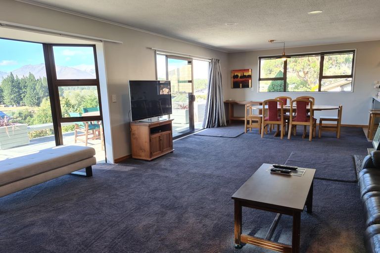 Photo of property in 3 Hamilton Drive, Lake Tekapo, 7999