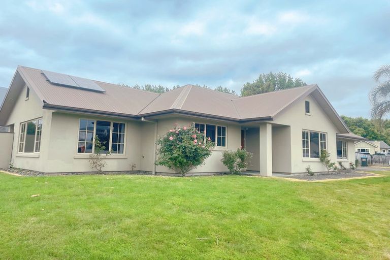 Photo of property in 1 Glenwarrick Court, Rototuna, Hamilton, 3210