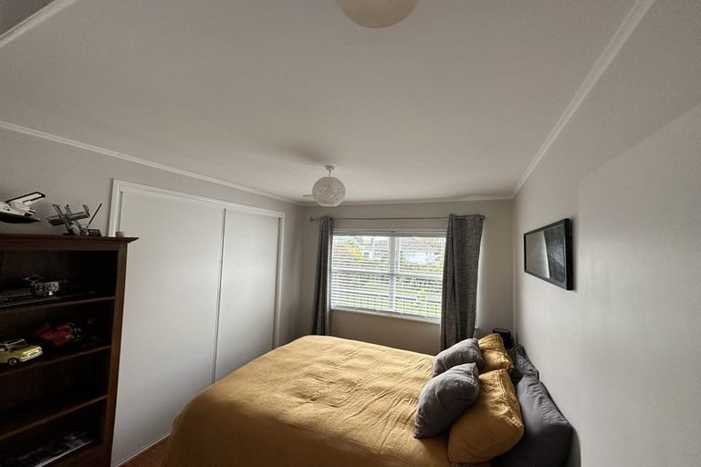 Photo of property in 57 Fairclough Road, Beach Haven, Auckland, 0626