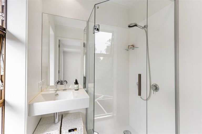 Photo of property in 127 Mellons Bay Road, Mellons Bay, Auckland, 2014