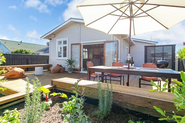 Photo of property in 184 Rongotai Road, Rongotai, Wellington, 6022