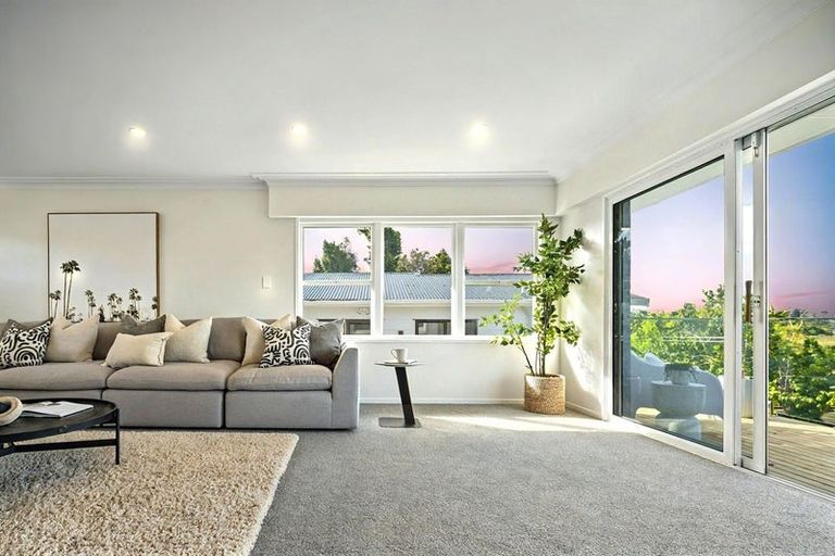 Photo of property in 112b Roberts Road, Te Atatu South, Auckland, 0610