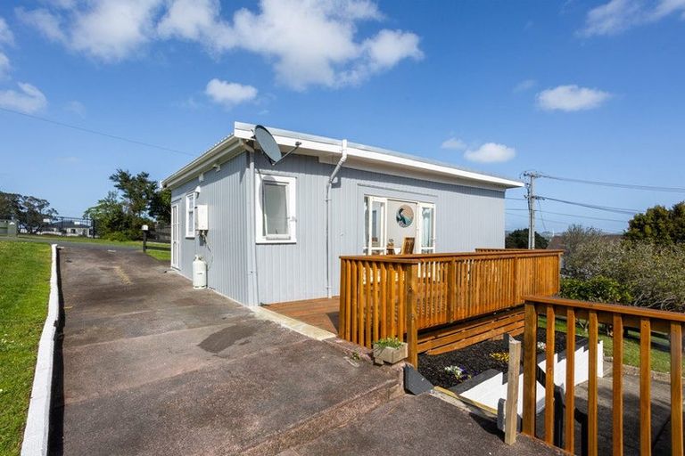 Photo of property in 33 Porter Crescent, Helensville, 0800