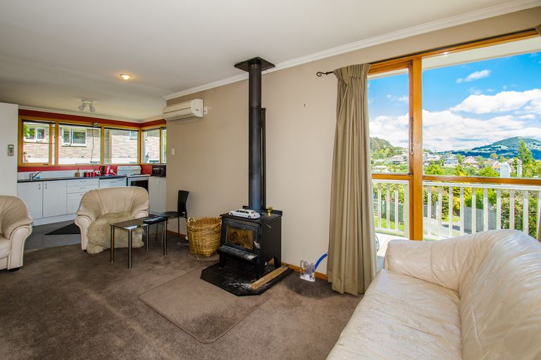 Photo of property in 15 Tomkins Street, Green Island, Dunedin, 9018