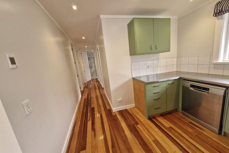 Photo of property in 1 Burrows Avenue, Karori, Wellington, 6012