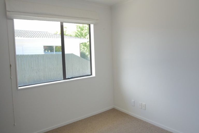 Photo of property in 100 John F Kennedy Drive, Milson, Palmerston North, 4414