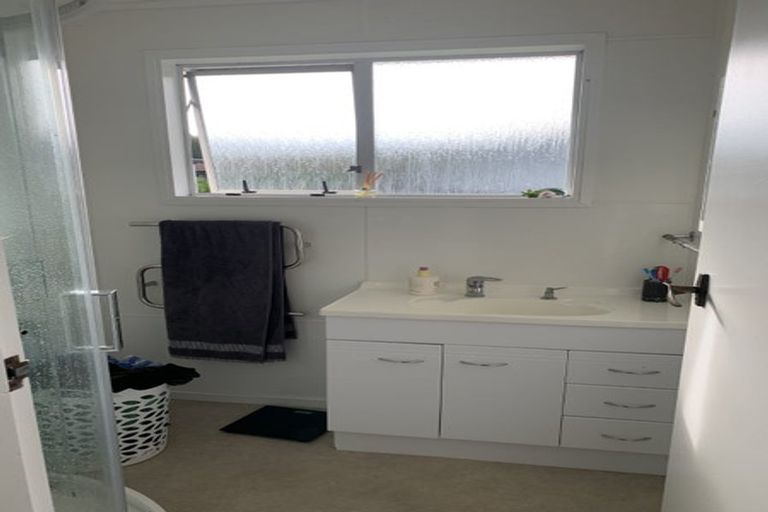 Photo of property in 50b Hartford Crescent, Totara Park, Upper Hutt, 5018