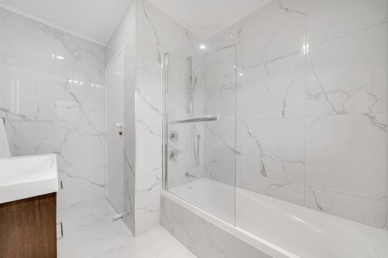 Photo of property in 2/4173a Great North Road, Glen Eden, Auckland, 0602