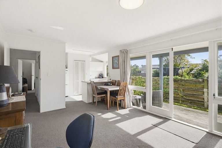 Photo of property in 90 Eatwell Avenue, Paraparaumu Beach, Paraparaumu, 5032