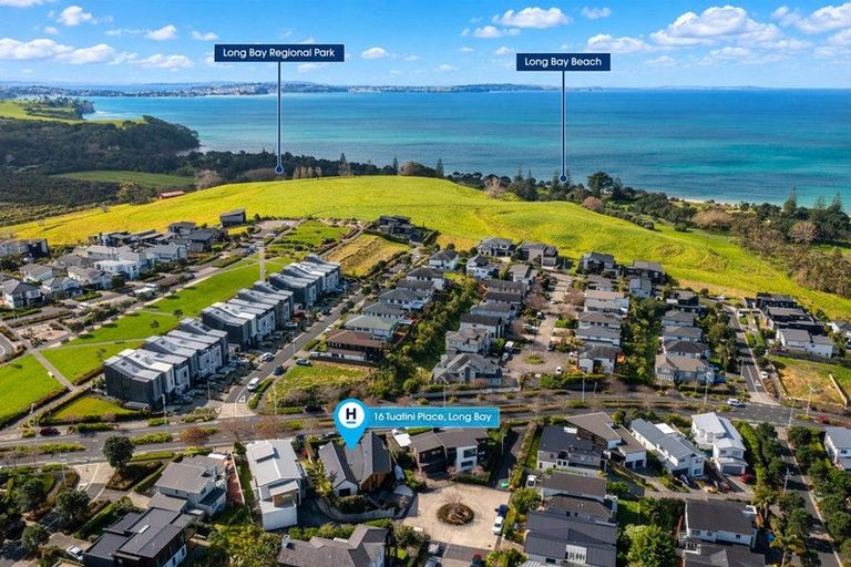 Photo of property in 16 Tuatini Place, Long Bay, Auckland, 0630