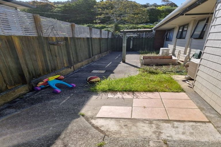 Photo of property in 2/346 Main Road, Tawa, Wellington, 5028