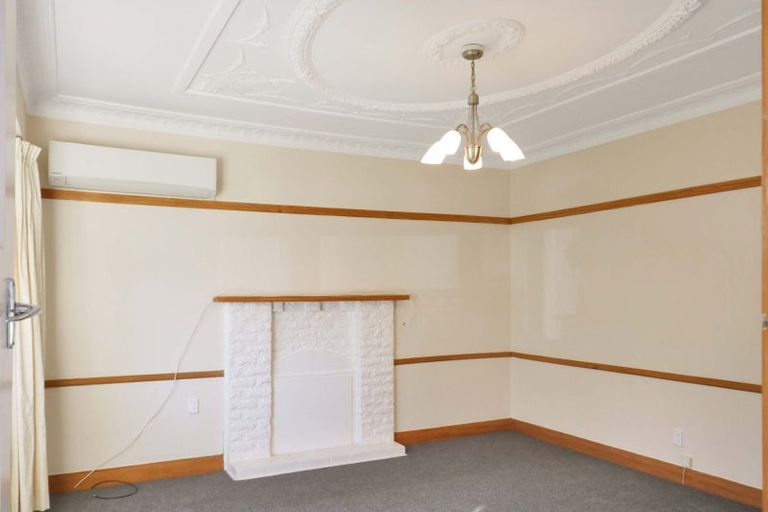 Photo of property in 22 Saint Albans Grove, Woburn, Lower Hutt, 5010