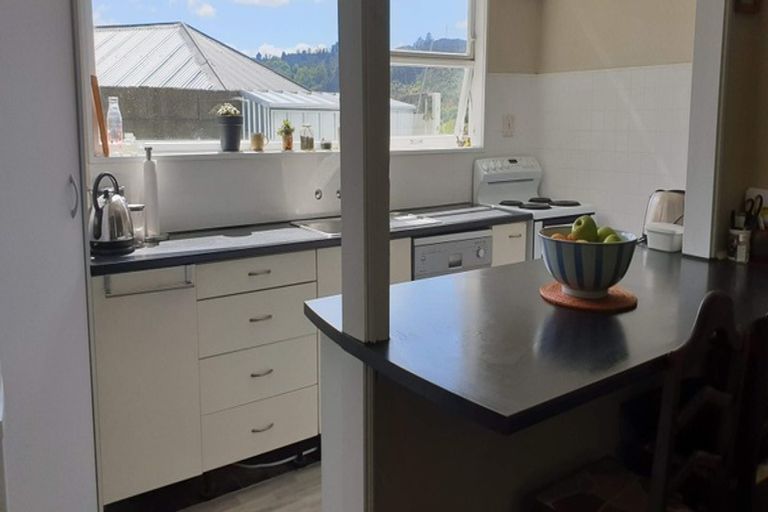 Photo of property in 176 George Street, Stokes Valley, Lower Hutt, 5019