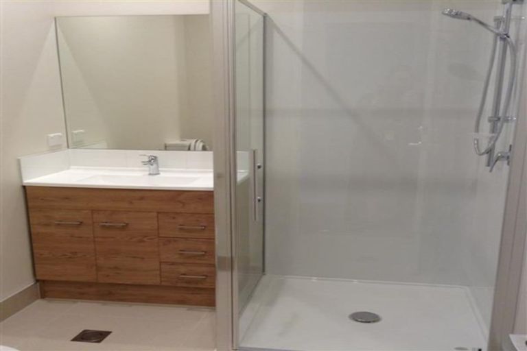 Photo of property in 58 Rangihina Road, Hobsonville, Auckland, 0616