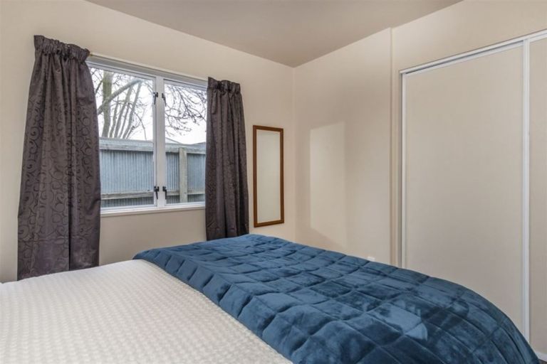 Photo of property in 2/4 Morrison Avenue, Northcote, Christchurch, 8052