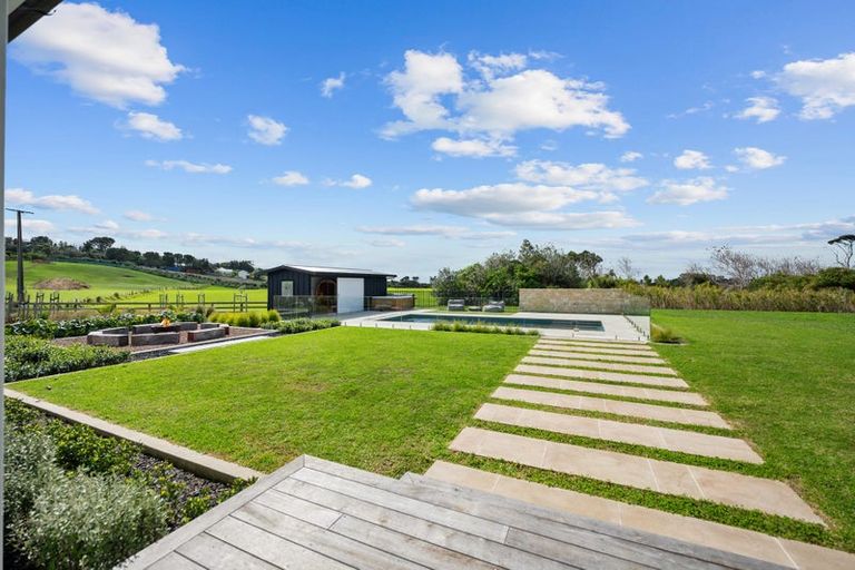 Photo of property in 438 Oaia Road, Muriwai, Waimauku, 0881