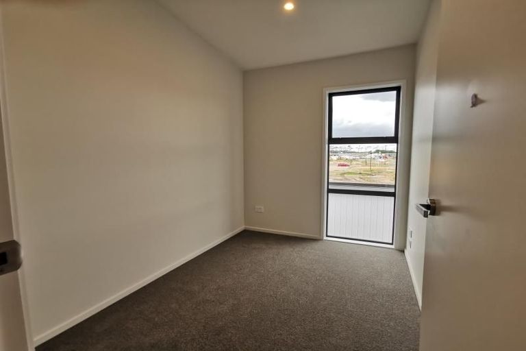 Photo of property in 72 Manarini Road, Westgate, Auckland, 0614