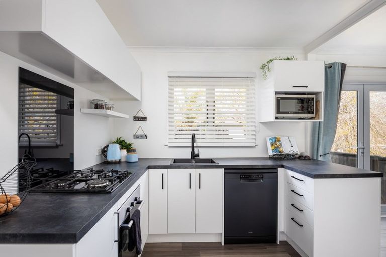 Photo of property in 3 Roto Street, Westown, New Plymouth, 4310