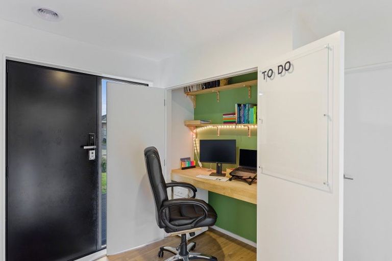 Photo of property in 14 Seagrass Place, Otaki Beach, Otaki, 5512