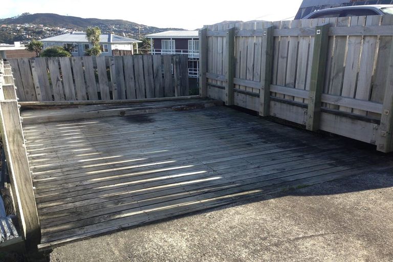 Photo of property in 1/6 Mataroa Avenue, Northland, Wellington, 6012