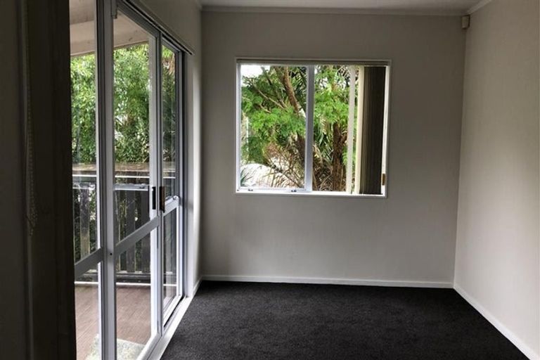 Photo of property in 61 Hassan Drive, Massey, Auckland, 0614