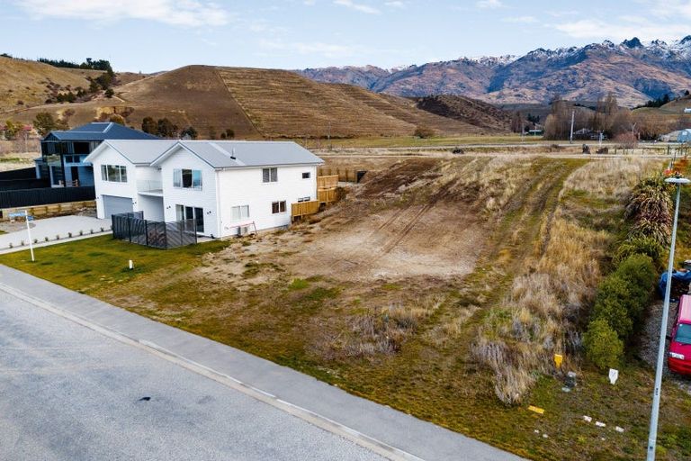 Photo of property in 31 Stratford Drive, Mount Pisa, Cromwell, 9383