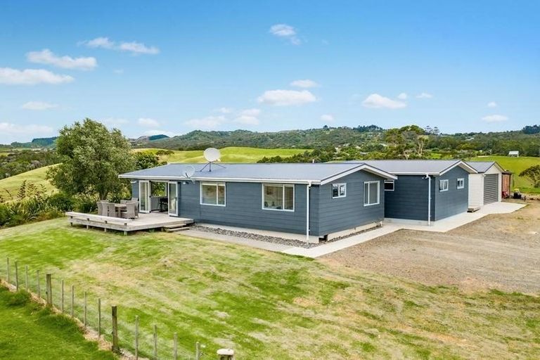 Photo of property in 29 Massey Road, Waipu, 0582