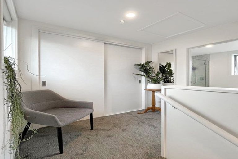 Photo of property in 8/22 Denver Avenue, Sunnyvale, Auckland, 0612