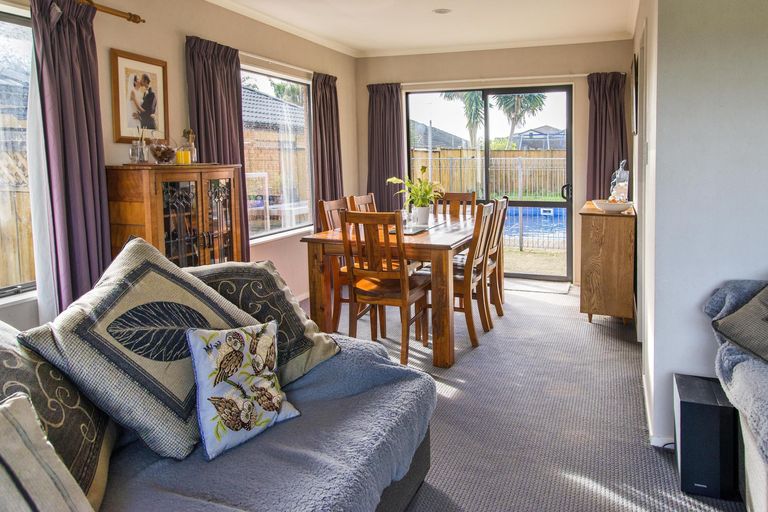 Photo of property in 19 Croftview Road, Wattle Downs, Auckland, 2103