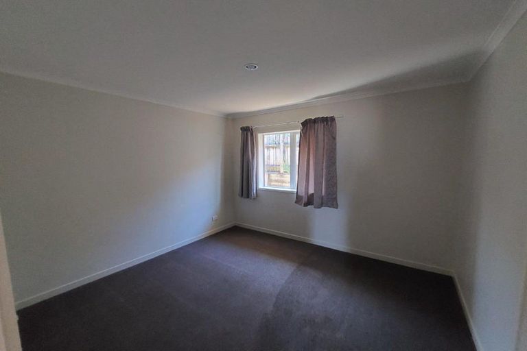 Photo of property in 1/33 Clemow Road, Fitzroy, New Plymouth, 4312