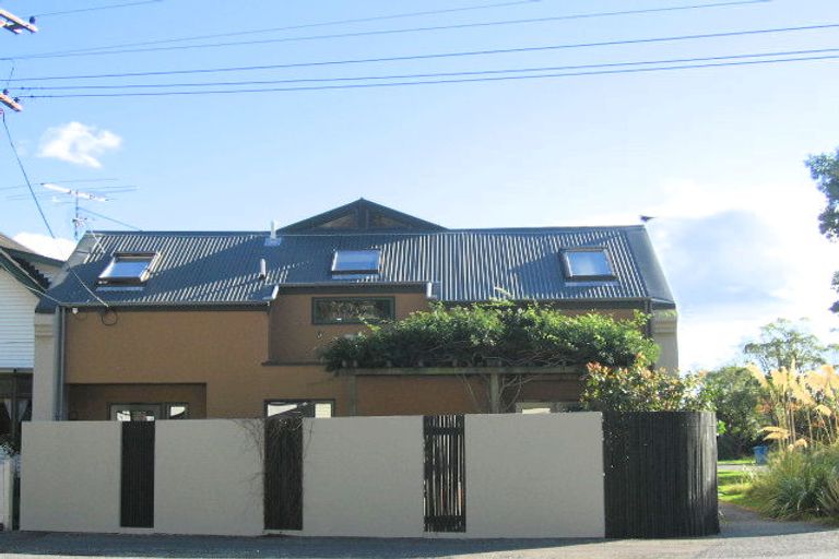 Photo of property in 310 Muritai Road, Eastbourne, Lower Hutt, 5013