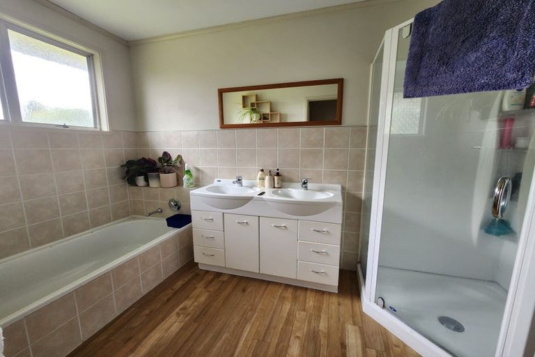 Photo of property in 115 Ross Street, Pirongia, 3802