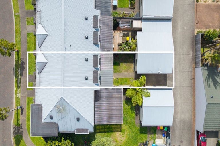 Photo of property in 3/8 Tuscany Way, Te Atatu Peninsula, Auckland, 0610