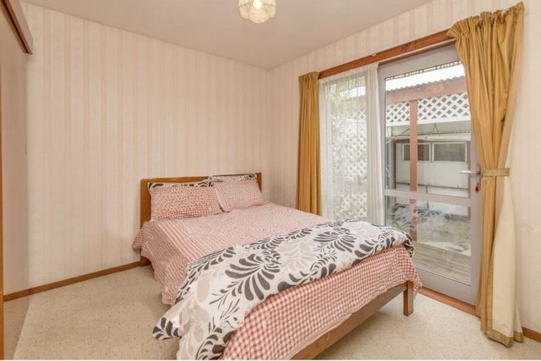 Photo of property in 92 Lowry Avenue, Redwood, Christchurch, 8051