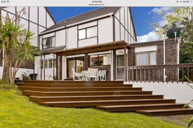 Photo of property in 2/5 Kegworth Place, Browns Bay, Auckland, 0630