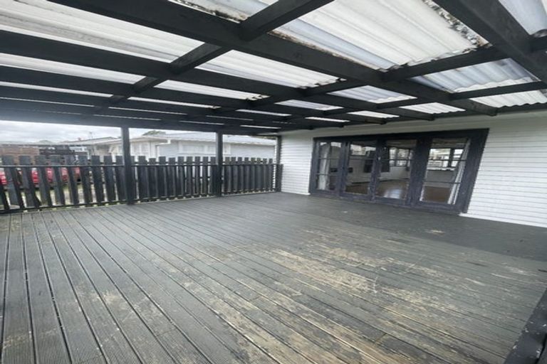 Photo of property in 5 Ainsdale Place, Manurewa, Auckland, 2102