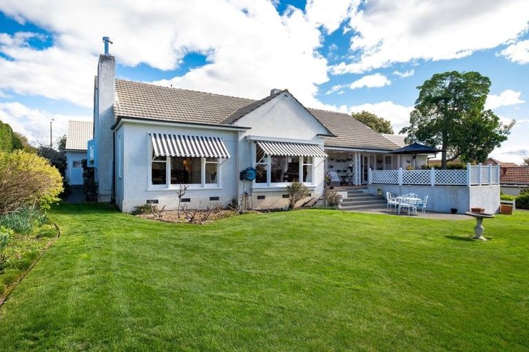 Photo of property in 5 Tauroa Road, Havelock North, 4130