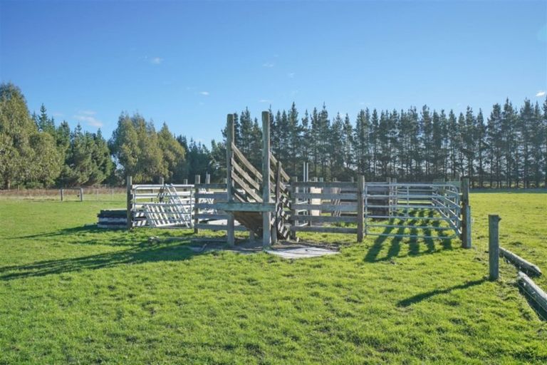 Photo of property in 237 School Road, West Eyreton, Rangiora, 7475