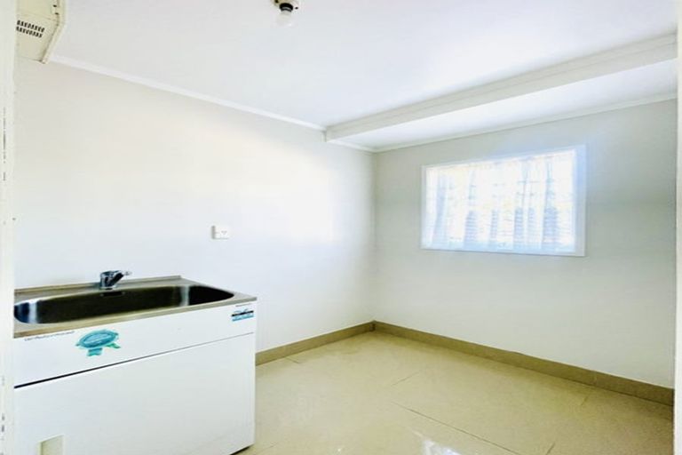 Photo of property in 4 Smedley Street, Manurewa, Auckland, 2102