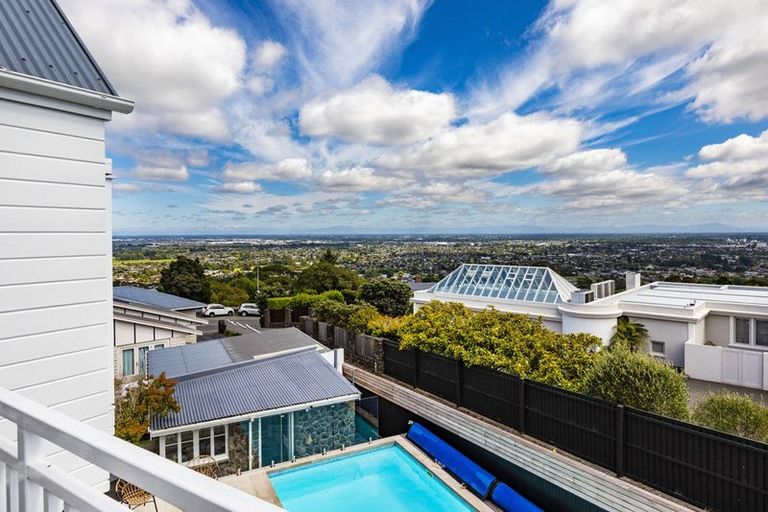 Photo of property in 81a Dyers Pass Road, Cashmere, Christchurch, 8022