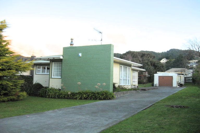Photo of property in 101 Wainuiomata Road, Wainuiomata, Lower Hutt, 5014