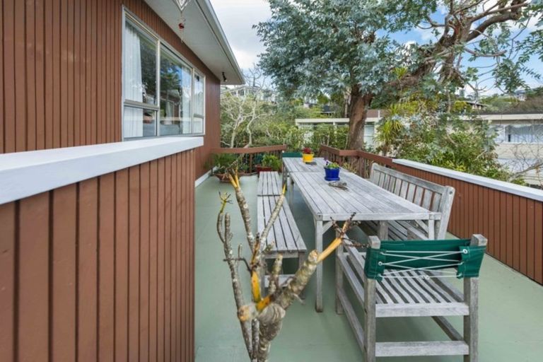 Photo of property in 26 Surville Place, Mairangi Bay, Auckland, 0630