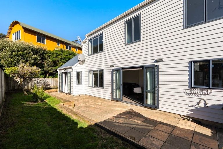 Photo of property in 8a Darlington Road, Miramar, Wellington, 6022