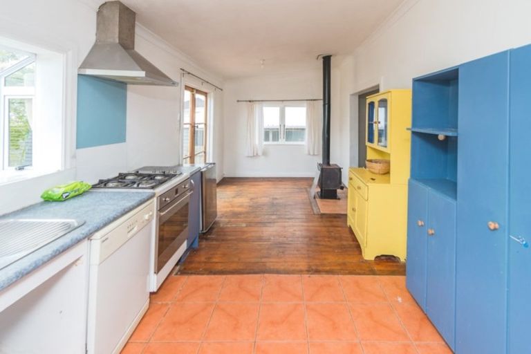 Photo of property in 25 Mason Terrace, Gonville, Whanganui, 4501