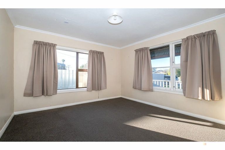 Photo of property in 1 Augustine Street, Waimate, 7924