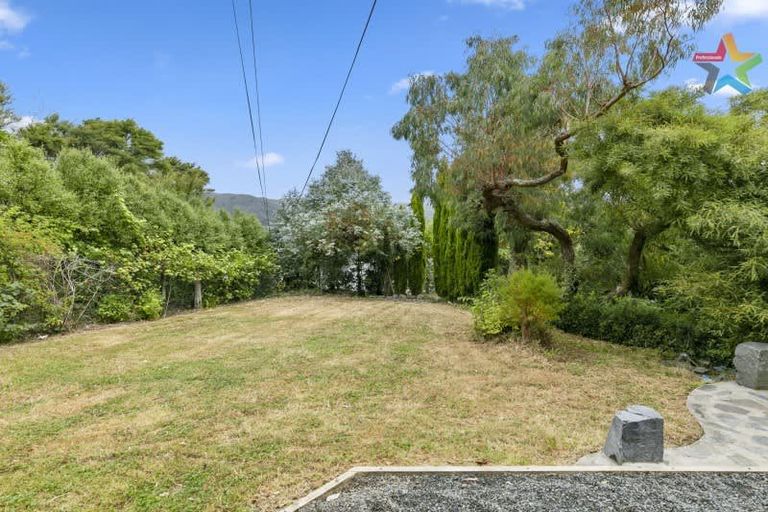 Photo of property in 83 Bird Grove, Stokes Valley, Lower Hutt, 5019