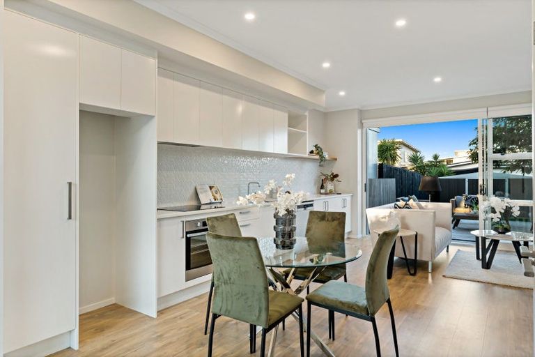 Photo of property in 6 Touhou Road, Hobsonville, Auckland, 0616