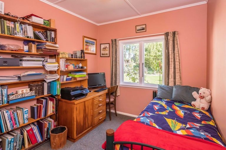 Photo of property in 25 Derham Road, Te Horo, Otaki, 5581